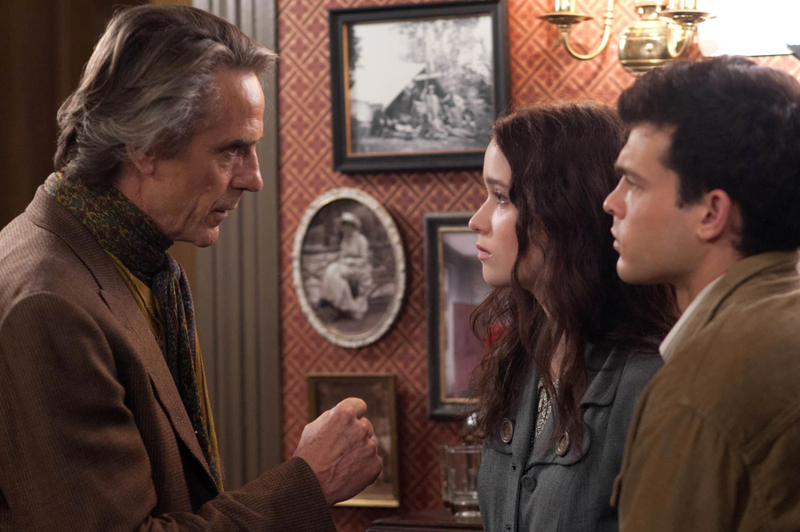 Illustration for article titled Beautiful Creatures is what Twilight would be if it were awesome